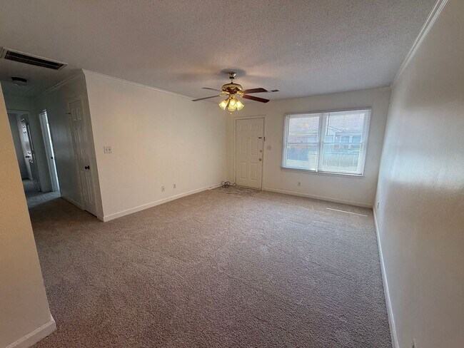 Foto del edificio - 1110 Chandler Dr