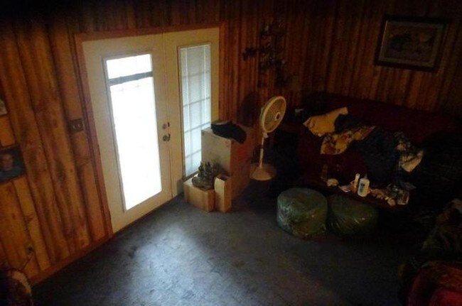 Sala de estar - 19828 Beatriz Ave