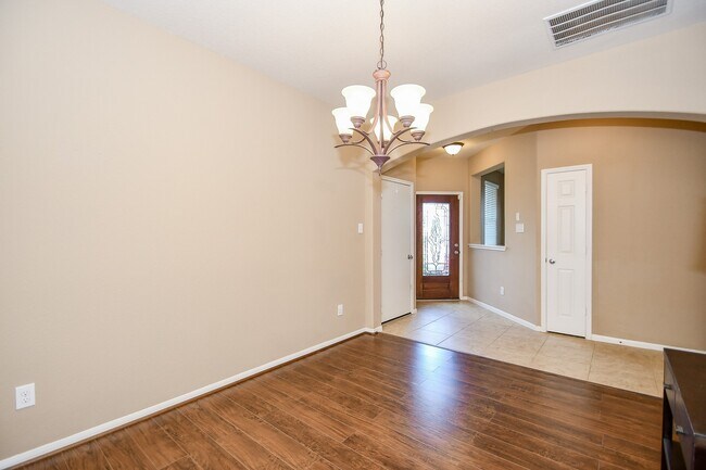 Foto del edificio - 2135 Waterford Park St