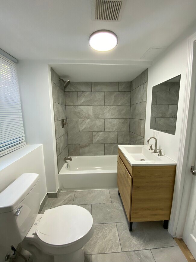 Foto del edificio - 4030 Taylor Blvd