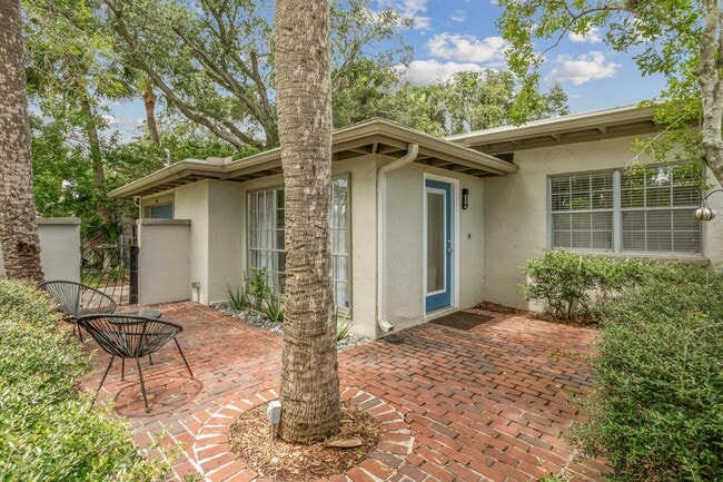 Building Photo - 64 Dolphin Dr