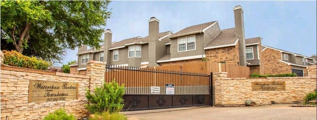 Interior Photo - Waterchase Gardens: Leasing Specials! Char...