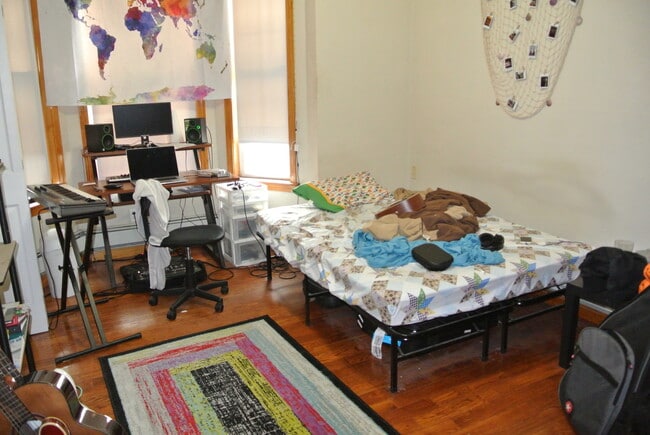 Building Photo - 453 Cambridge St