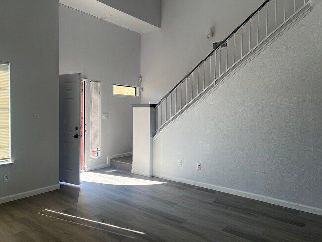 Foto del edificio - Campus Park Home Coming Soon