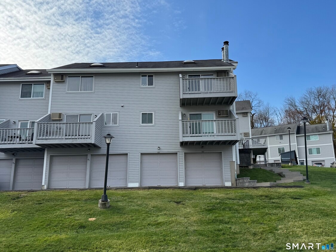 Foto del edificio - 151 Shelter Rock Rd