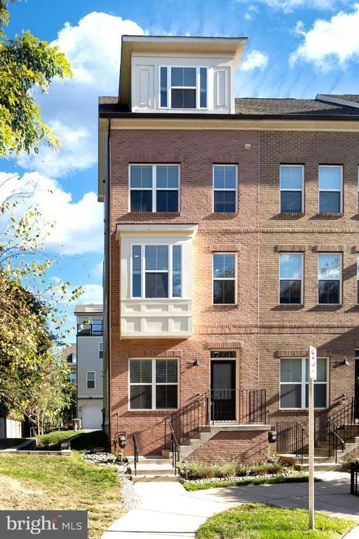 Building Photo - 12731 Vuillard St