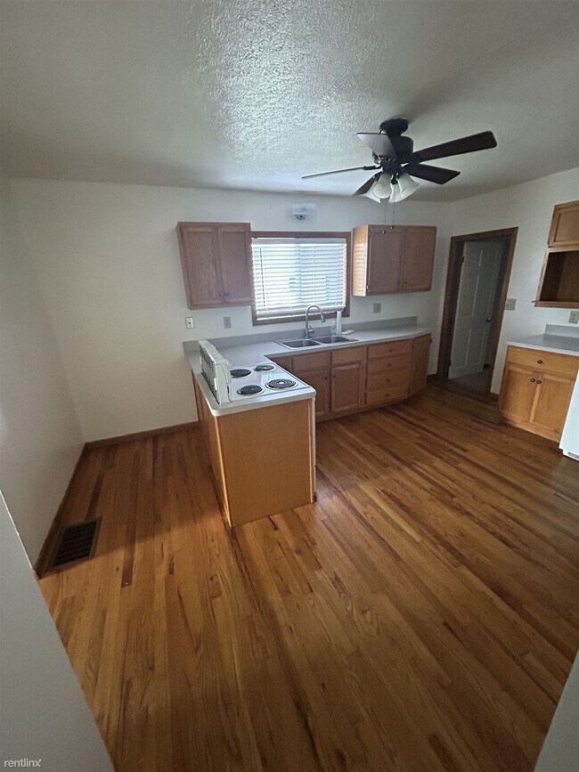 Foto del edificio - 2 br, 1 bath House - 318 N McCombs St