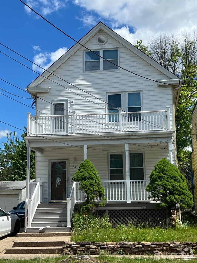 Building Photo - 109 S 8th Ave