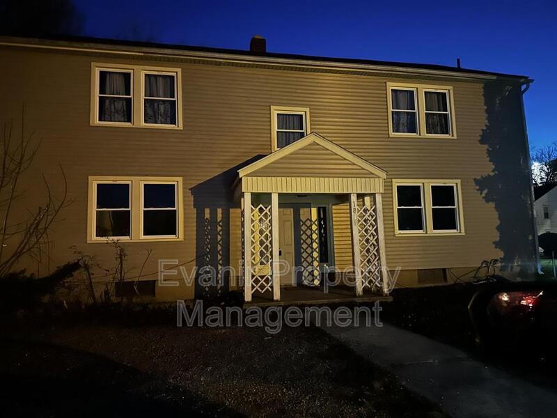 Primary Photo - 1813 E High St