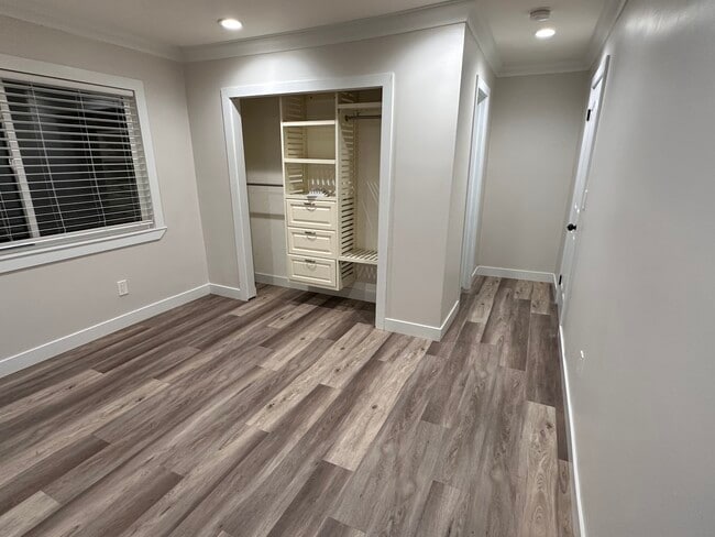 Building Photo - 2827 Buckskin Rd