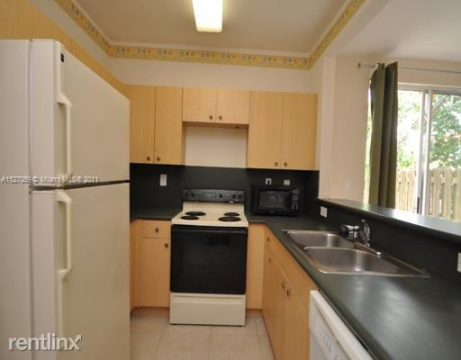 Foto del edificio - 3 br, 2.5 bath Townhome - 13596 NW 9th Ct