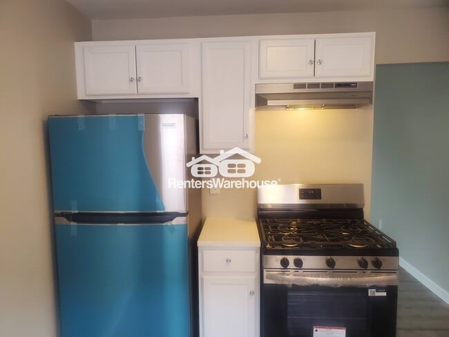 Building Photo - 5854 N 64th St