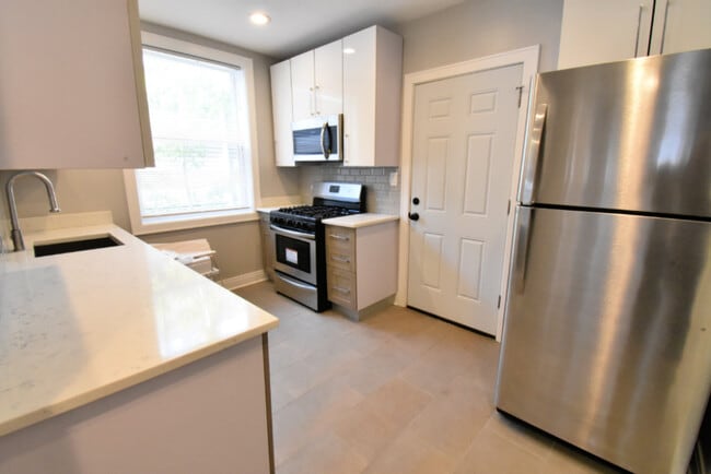 Building Photo - 4205 N Pulaski Rd