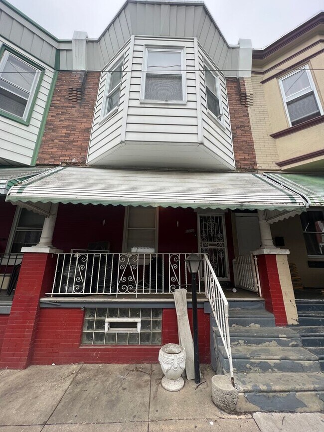 Building Photo - Classically Charming 3BR Home / West Philly