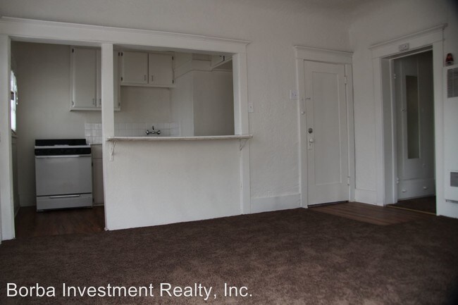 Building Photo - 910 Pine Ave