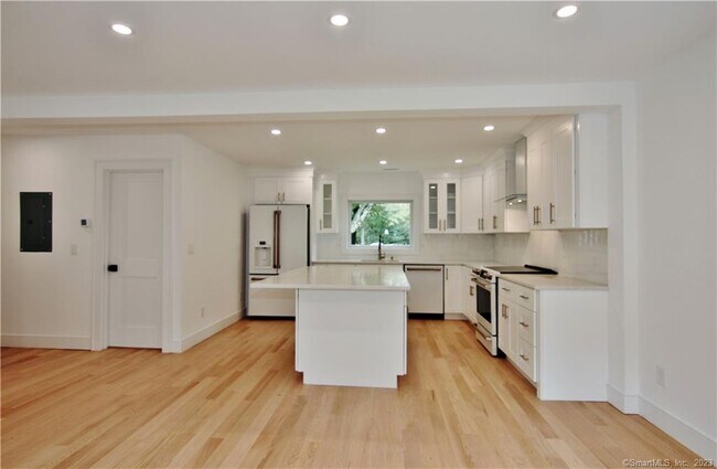 Building Photo - 16 Homestead Ln