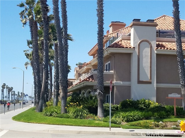 Building Photo - 1900 Pacific Coast Hwy