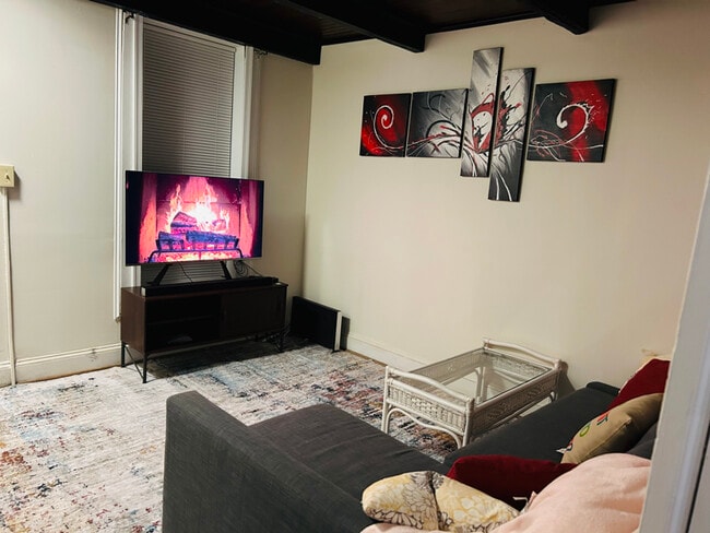 Photo - 107 N Port St Townhome