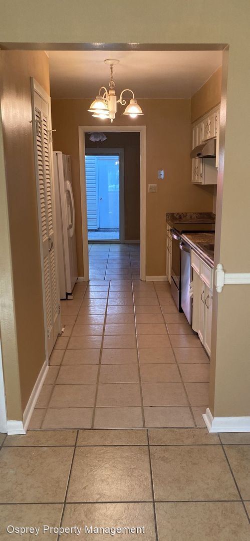 Building Photo - 3 br, 2.5 bath House - 1291 Glyndon Drive