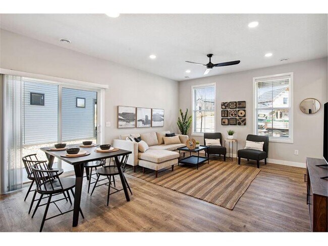 Foto del edificio - 6884 Allen Way