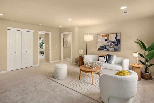Building Photo - Spacious 4 bedroom home in Sammamish!