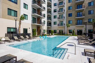 Building Photo - Luna at Viera