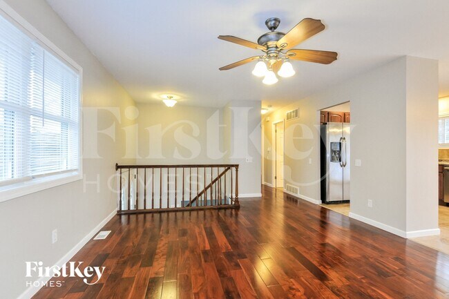 Foto del edificio - 1562 Glenage Dr