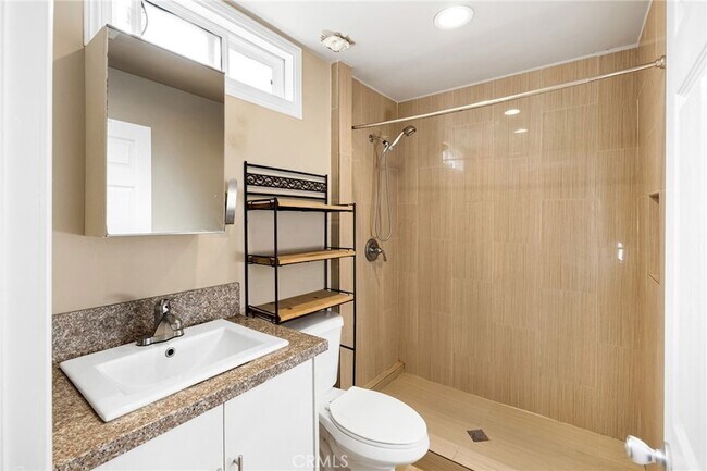 Foto del edificio - 15549 Ludlow St