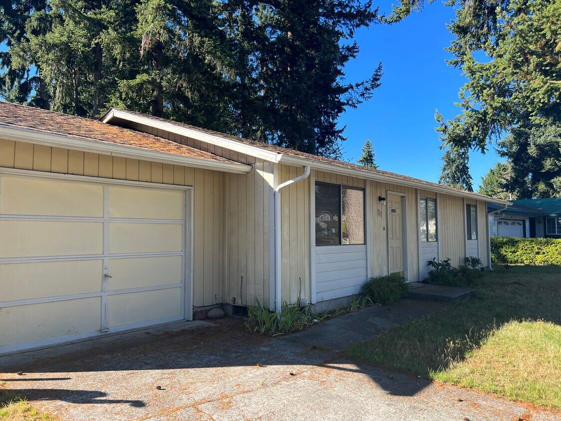 Foto principal - Charming home in a great neighborhood
