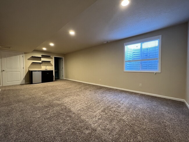 Building Photo - 9565 Red Sunset Ct