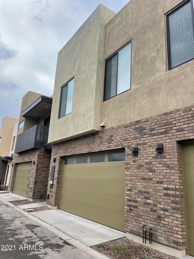 Primary Photo - 901 S Smith Rd