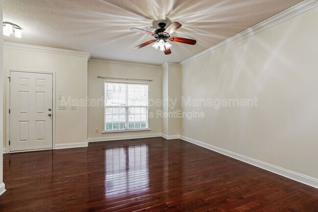 Foto del edificio - 335 Anterbury Dr