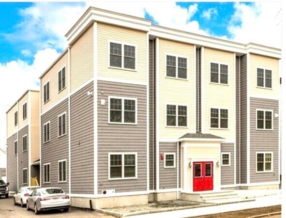 Primary Photo - 73 N Common St
