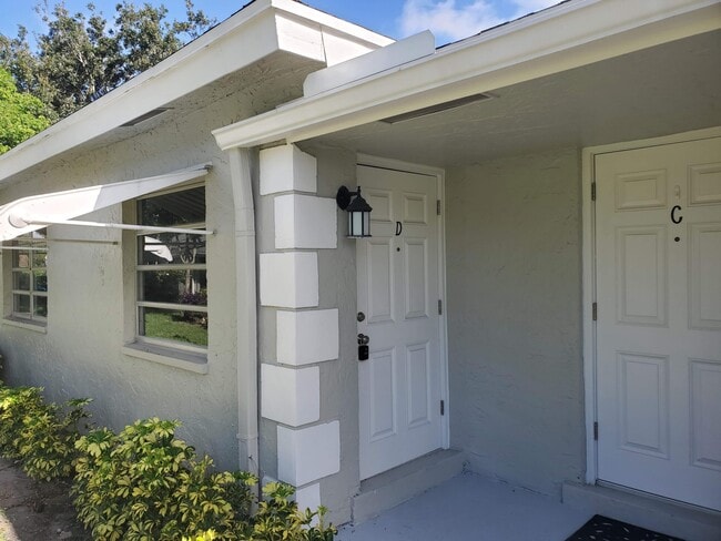 Building Photo - 2413 Lowson Blvd