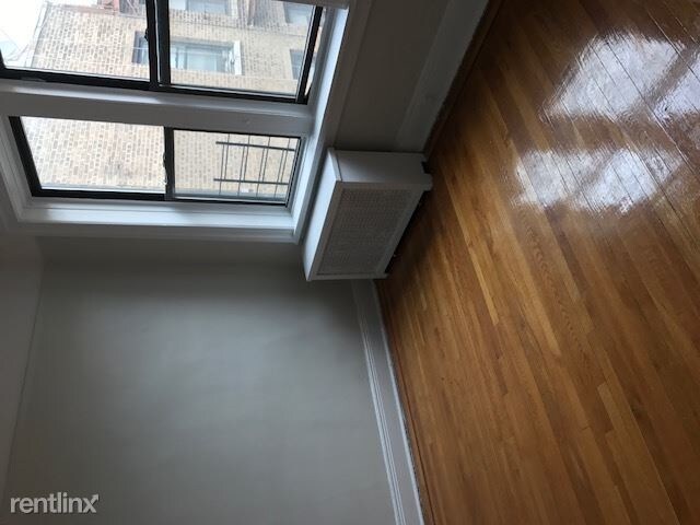 Foto del edificio - 1 br, 1 bath  - 3405 28th Ave Jr Unit