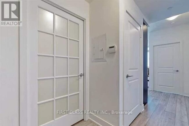 Photo du bâtiment - 8081 Birchmount Rd