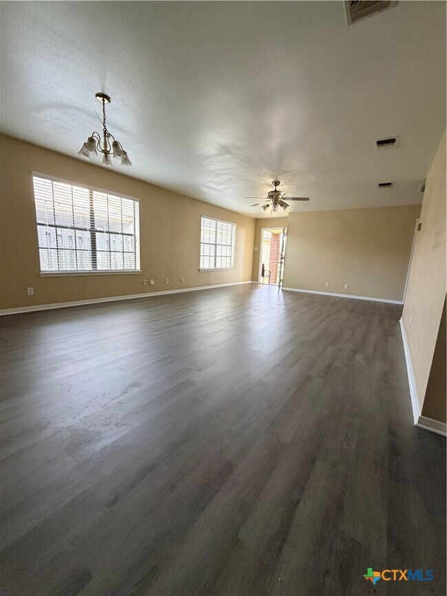 Building Photo - 113 Stonewood Pl