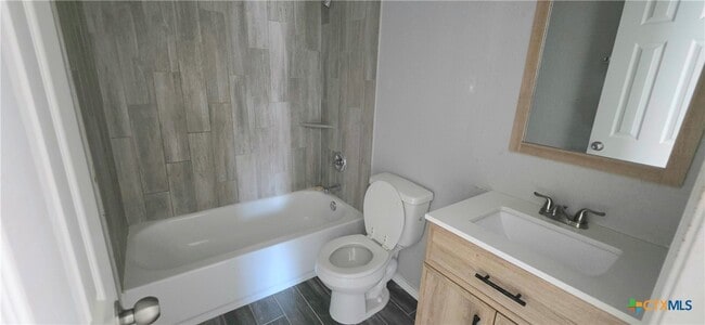 Building Photo - 1802 Windward Dr