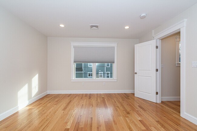 Foto del edificio - 250 Ash St