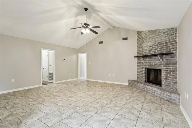 Building Photo - 406 Pine Shadows Dr
