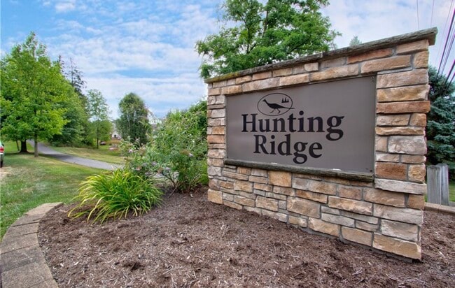 Foto del edificio - 2553 Hunting Ridge Trail