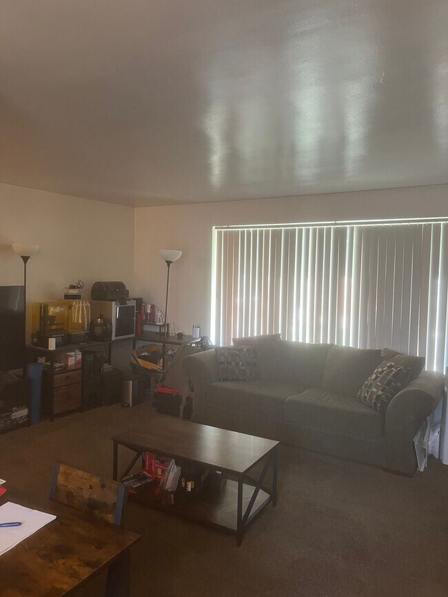 Foto del edificio - Price drop to $1095 a month - limited time...