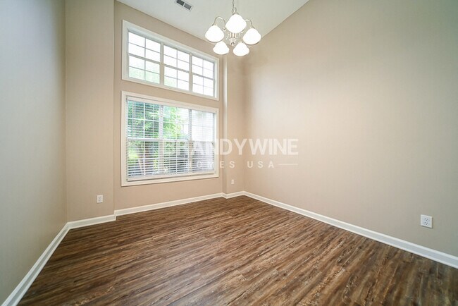 Foto del edificio - 6366 Wellesley Dr