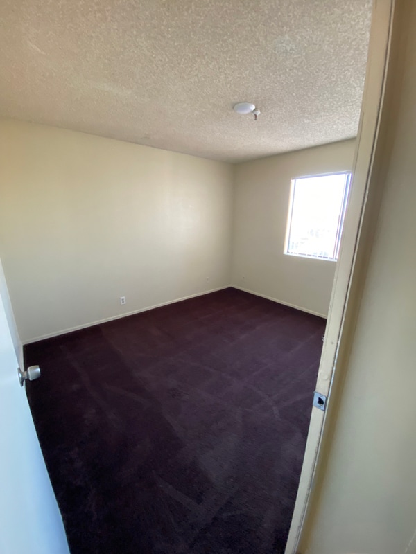 Foto del edificio - 4165 W Broadway