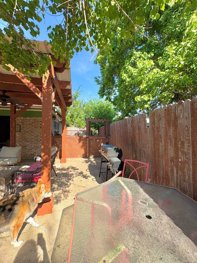 Building Photo - 2809 Transit Dr