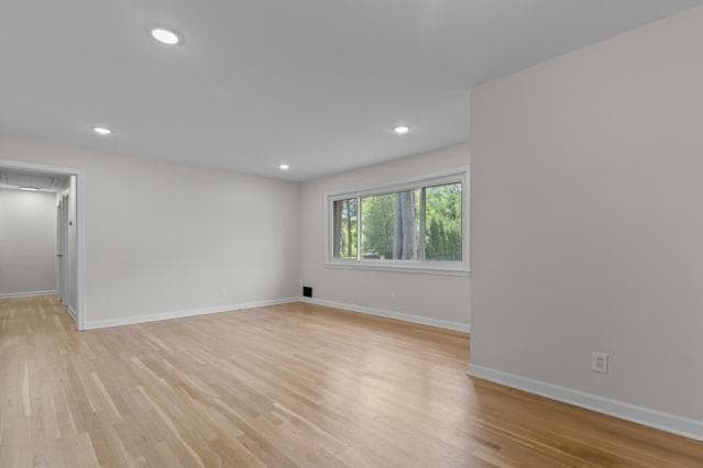 Building Photo - 8 Larose Dr SW