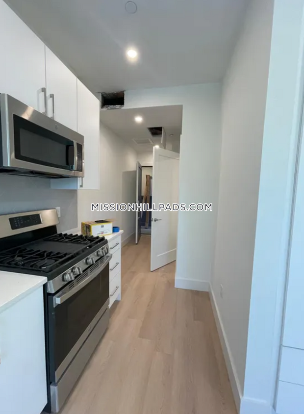Primary Photo - 1127 Harrison Ave