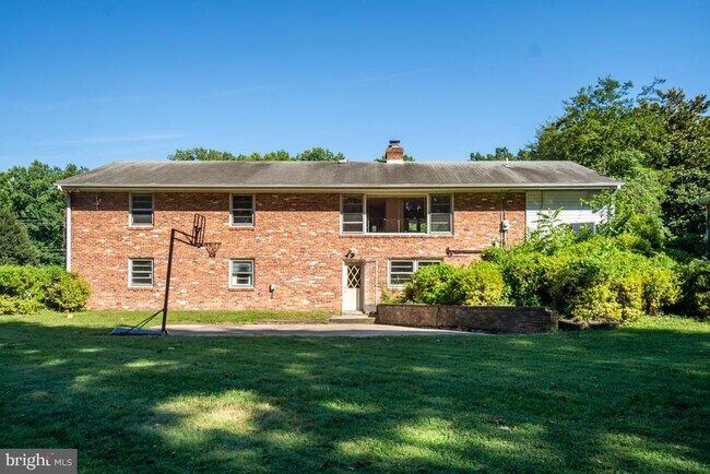Building Photo - 3710 Woodburn Rd