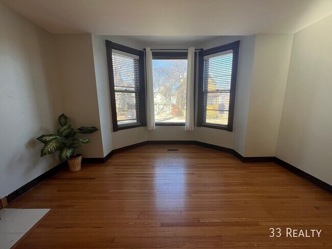 Foto del edificio - 919 Pleasant St