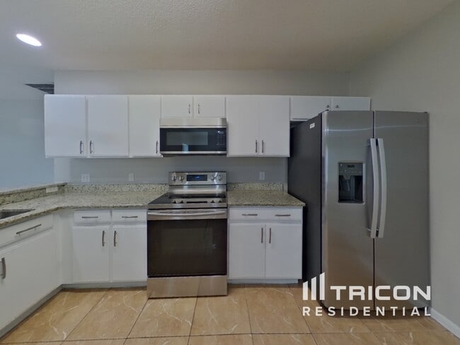 Building Photo - 853 Jarnac Dr